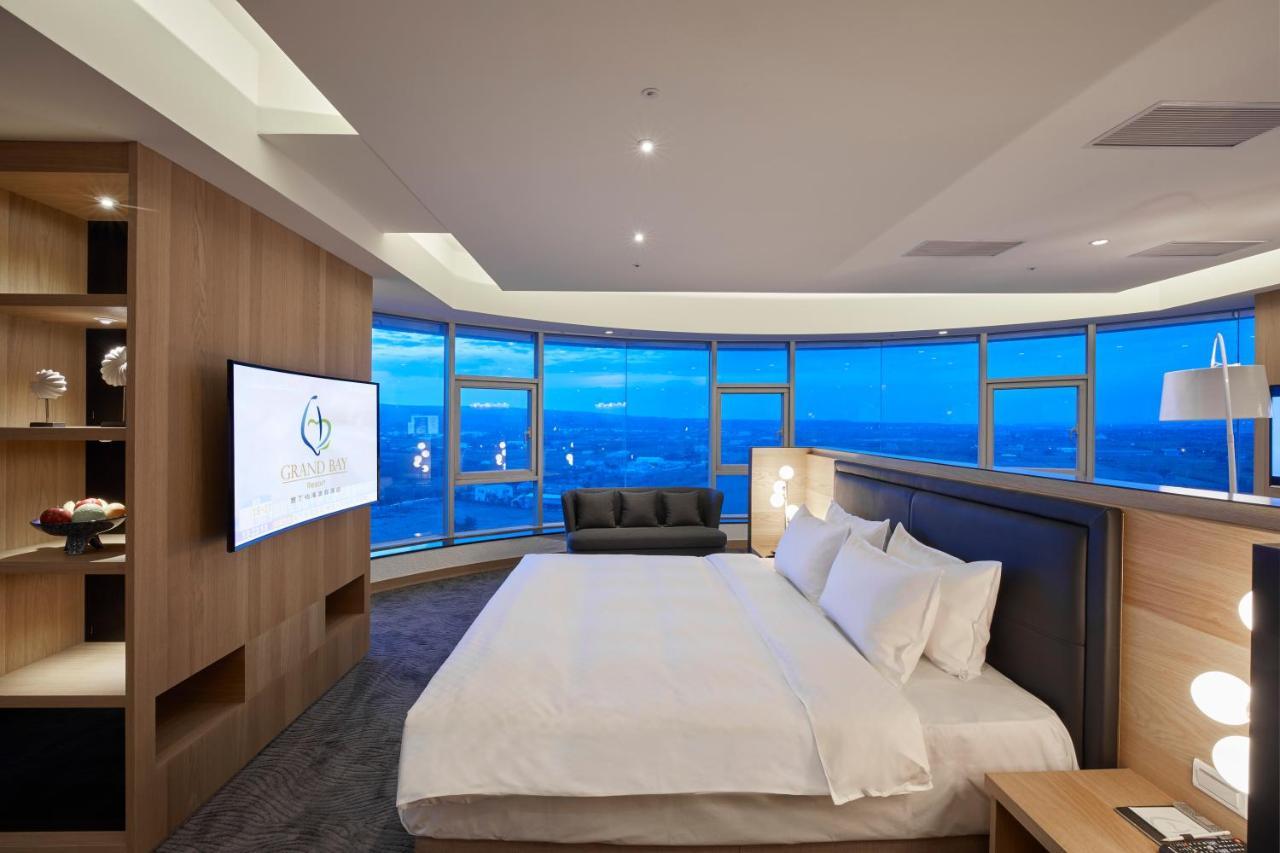 Grand Bay Resort Hotel Bandar Lama Bandar Lama Hengchun Luaran gambar A bedroom at the hotel