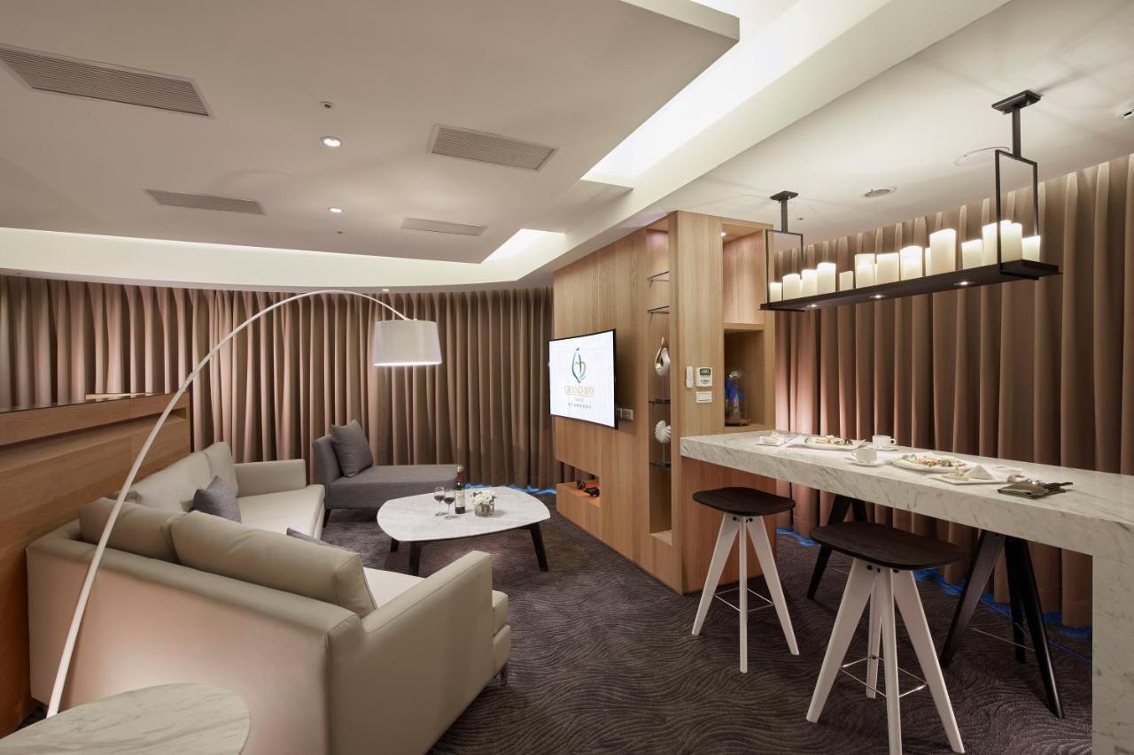Grand Bay Resort Hotel Bandar Lama Bandar Lama Hengchun Luaran gambar The interior of the lounge