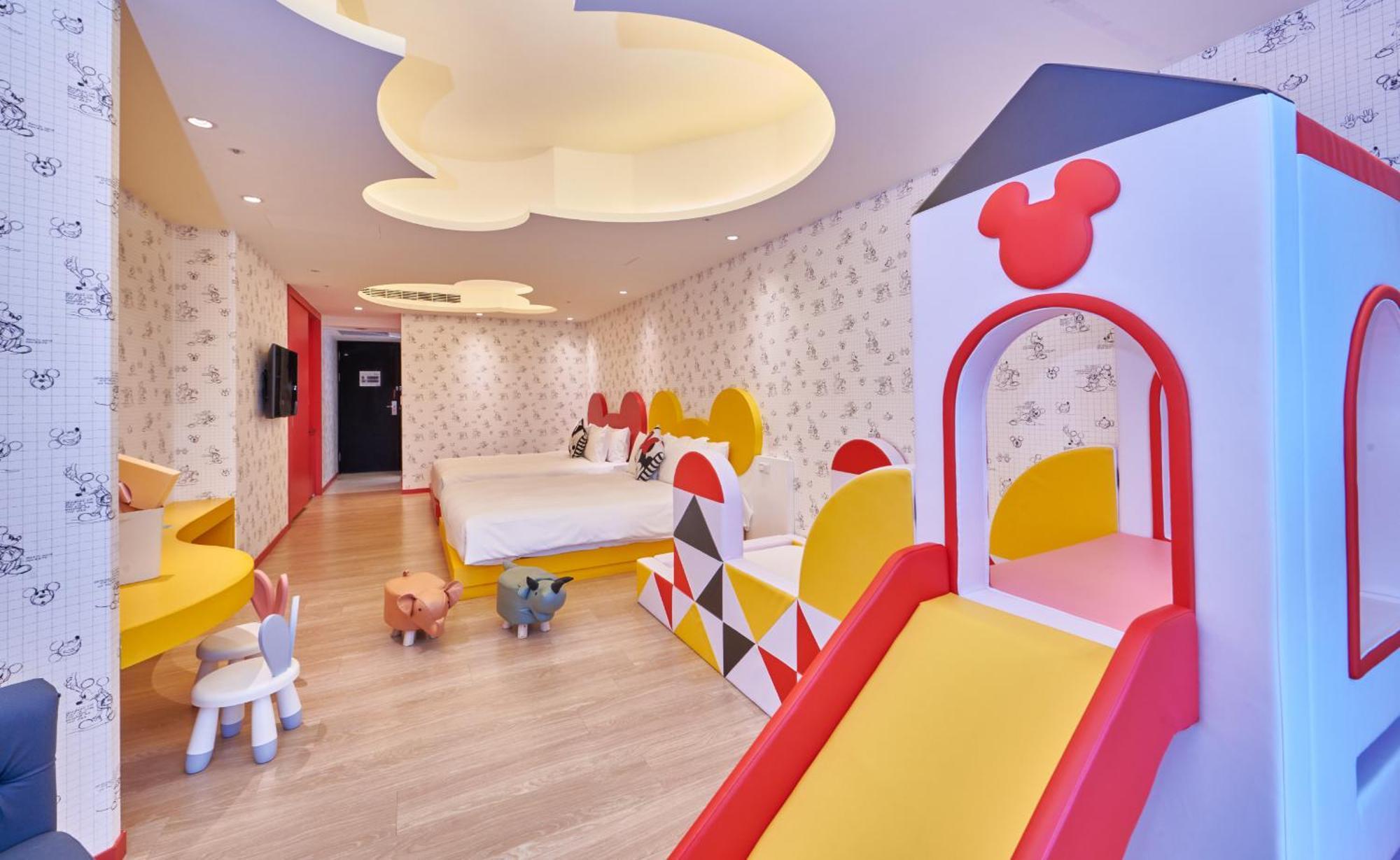 Grand Bay Resort Hotel Bandar Lama Bandar Lama Hengchun Luaran gambar A Disney themed room at the hotel