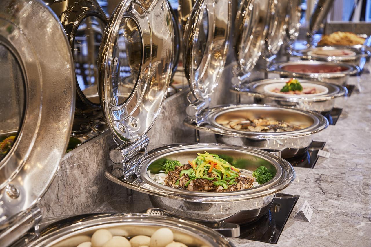 Grand Bay Resort Hotel Bandar Lama Bandar Lama Hengchun Luaran gambar A selection of chafing dishes
