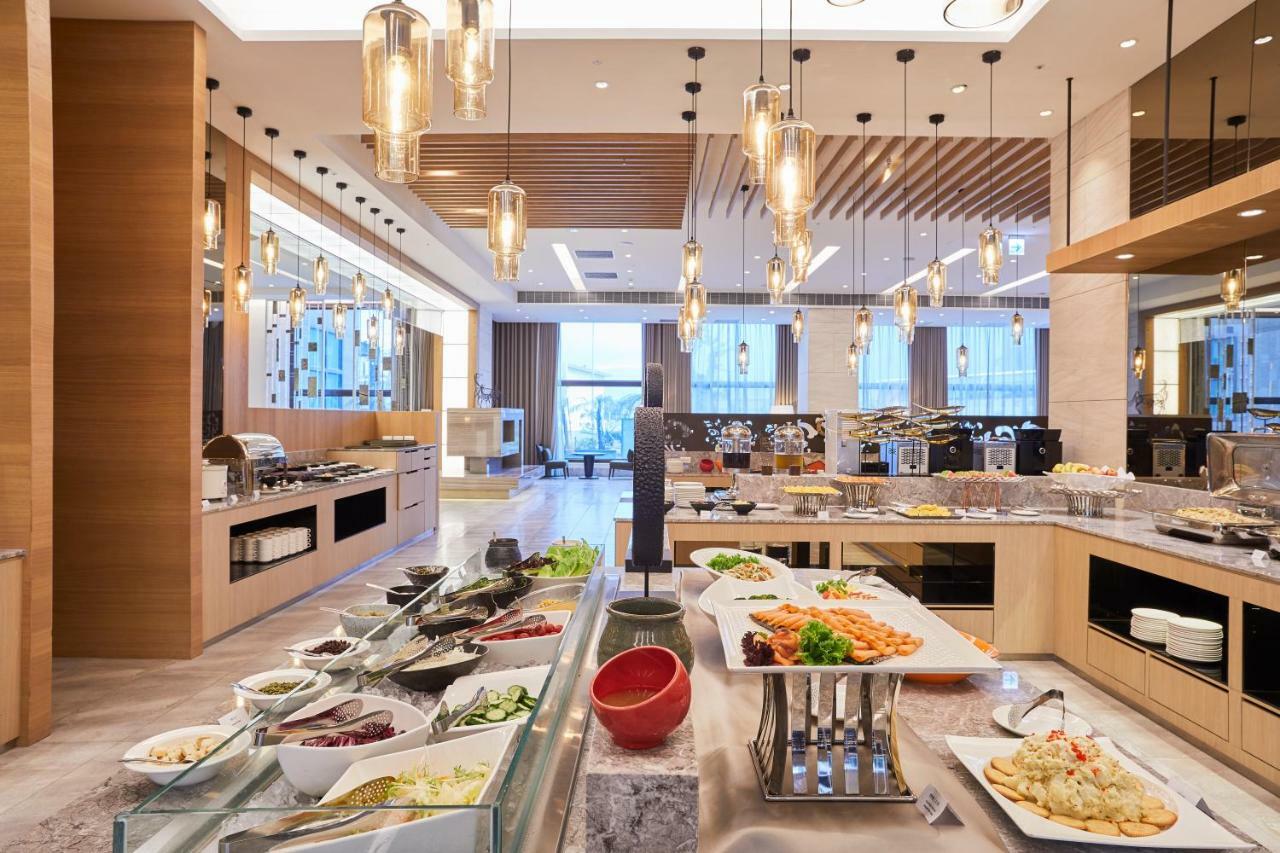 Grand Bay Resort Hotel Bandar Lama Bandar Lama Hengchun Luaran gambar The buffet at the hotel